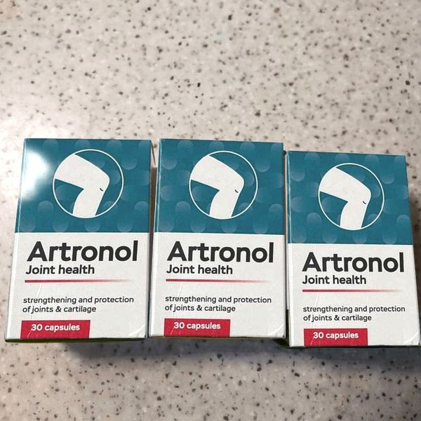 Tres cajas de Artronol en fila sobre una encimera