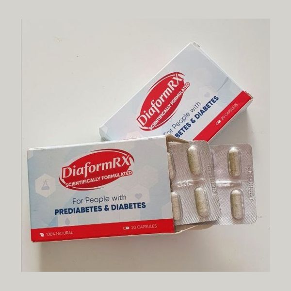 Dos cajas de DiaformRX, una abierta con el blíster de cápsulas a la vista
