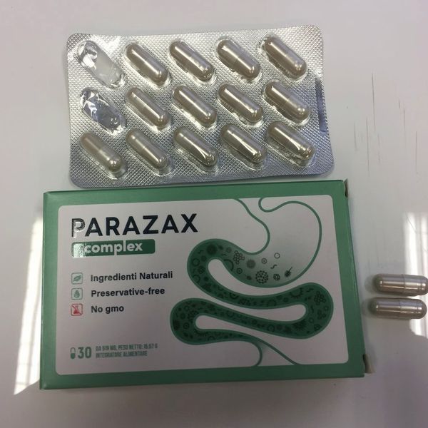 Caja de Parazax Complex con su blíster de cápsulas encima