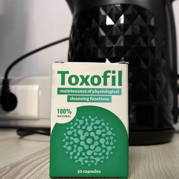 Caja de Toxofil de pie sobre una encimera